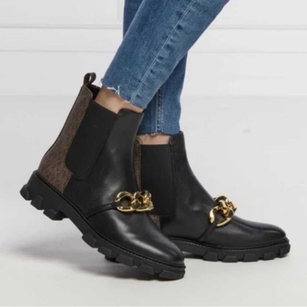 NEW MK Michael KORS Scarlett Black Leather Ankle Boots with Gold Chain